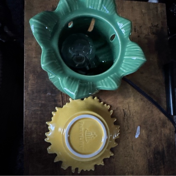 PartyLite Tuscan Sunflower Scent Glow Wax Warmer Melt Full Size Retired Holder - Picture 10 of 12